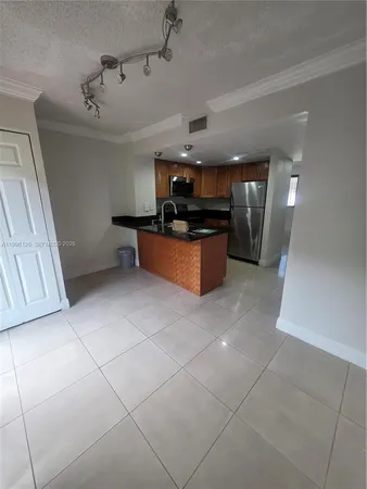 $2,350 | 1811 Southwest 107th Avenue, Unit 2305, Miami, FL 33165