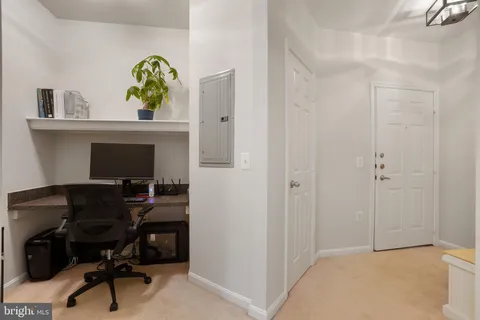 $3,000 | 9486 Virginia Center Boulevard, Unit 102, Vienna, VA 22181