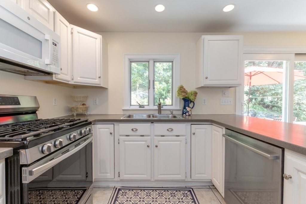 298 Maynard Road Sudbury, MA 01776 - Photo 14 of 41 Gallery Image 14