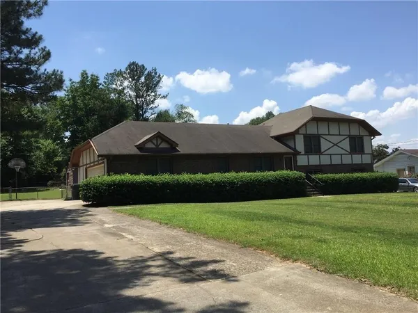 $2,550 | 227 Sandra Drive Northwest, Lilburn, GA 30047