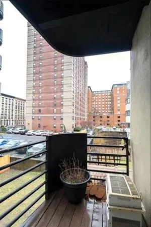 $2,850 | 159 Newark Street, Unit 2D, Hoboken, NJ 07030