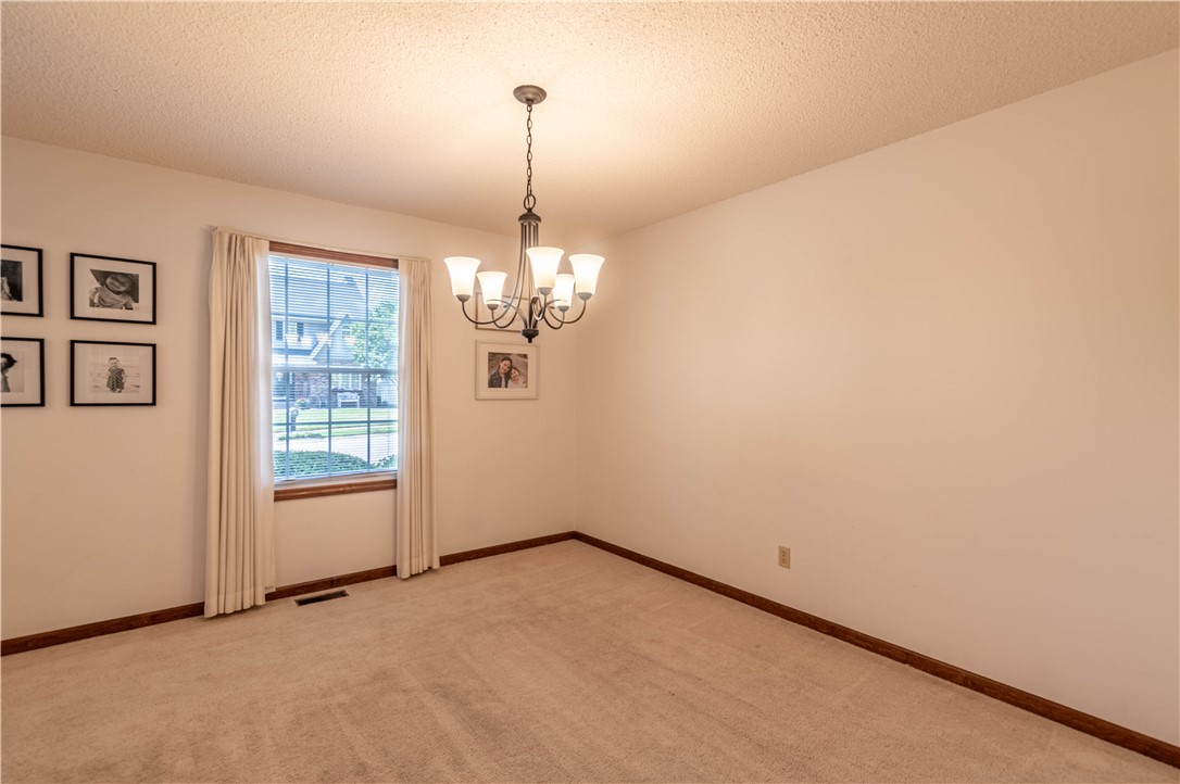 1202 West Pineview Court Decatur, IL 62526 - Photo 8 of 42