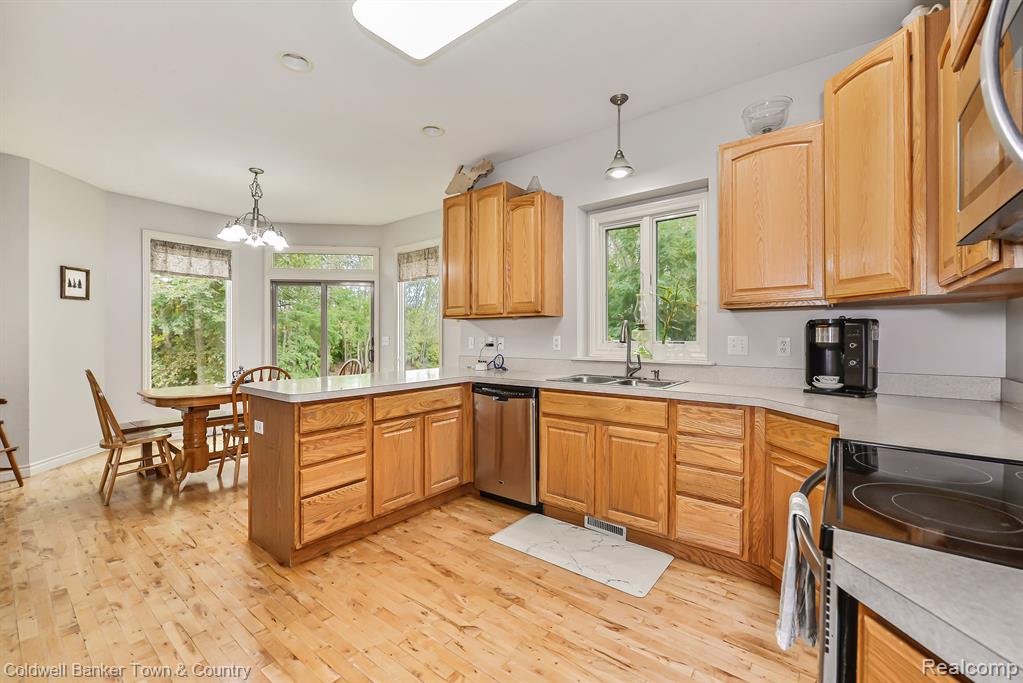 5864 Fisher Road Howell, MI 48855 - Photo 22 of 49