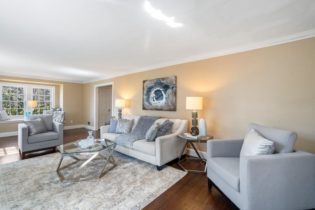 39 Arlington Road Brookline, MA 02467 - Photo 11 of 33