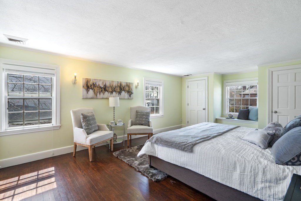 39 Arlington Road Brookline, MA 02467 - Photo 17 of 33