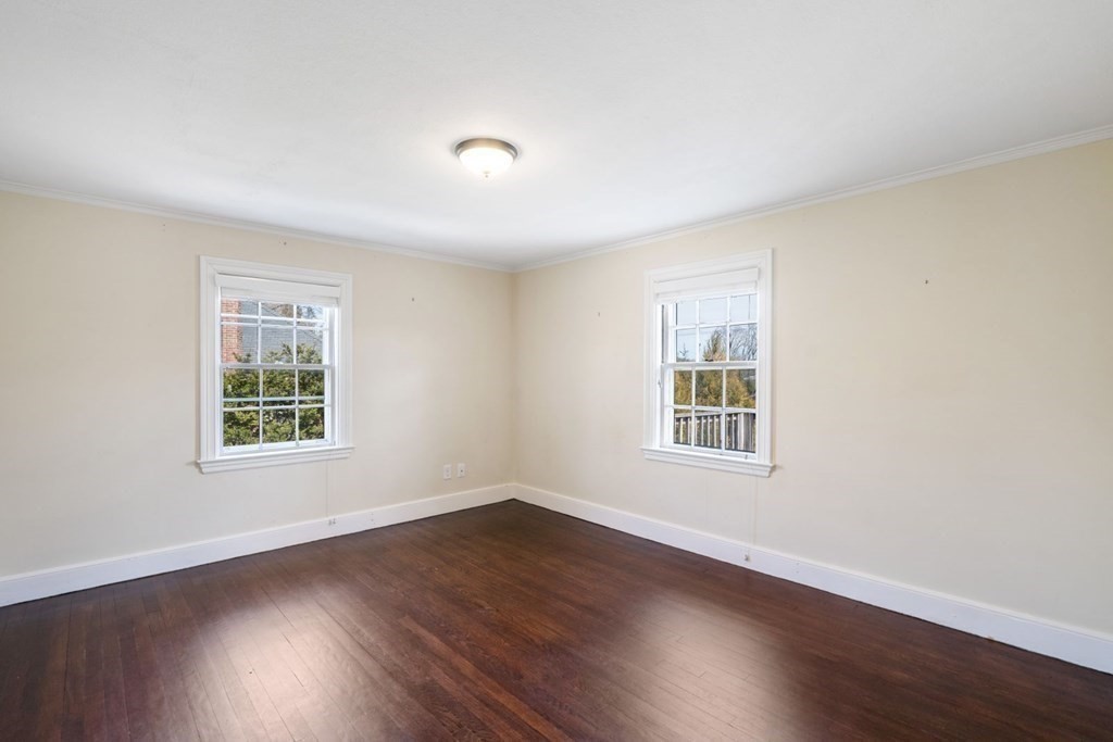 39 Arlington Road Brookline, MA 02467 - Photo 19 of 33