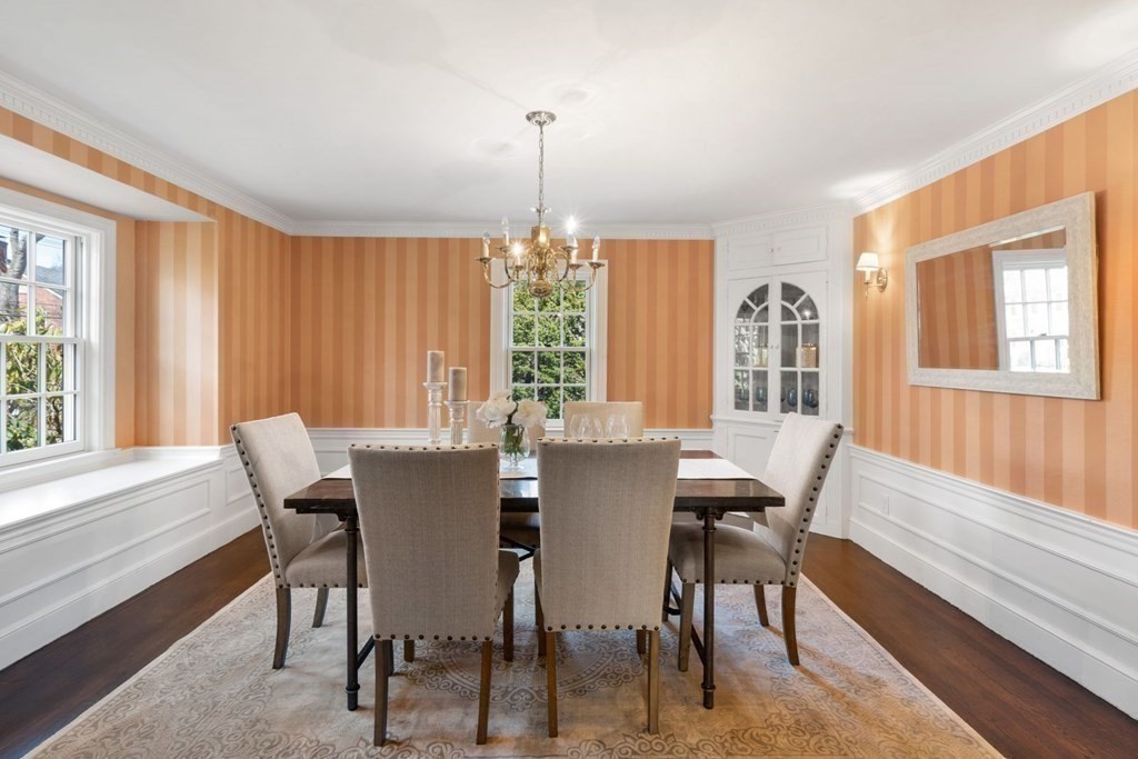 39 Arlington Road Brookline, MA 02467 - Photo 4 of 33