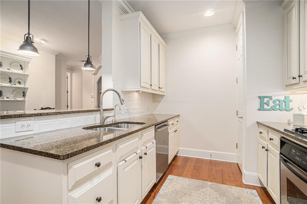 4905 Ivy Ridge Drive Southeast, Unit 202 Atlanta, GA 30339 - Photo 4 of 28