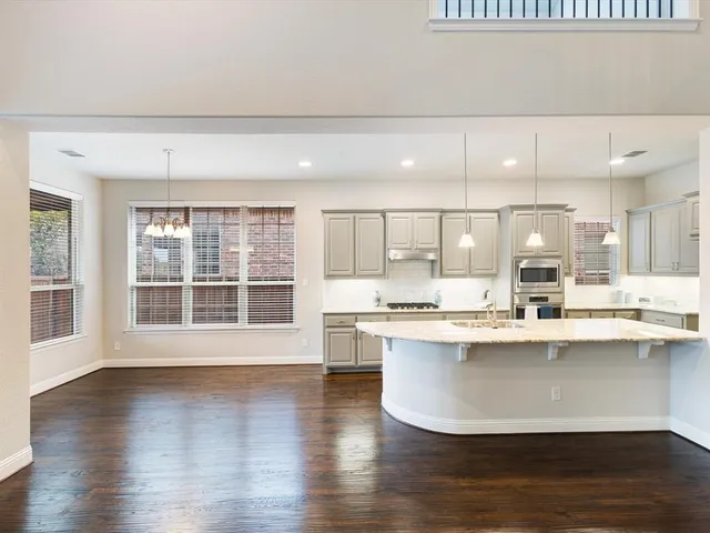 $822,500 | 108 Wiltshire Boulevard, Lewisville, TX 75056