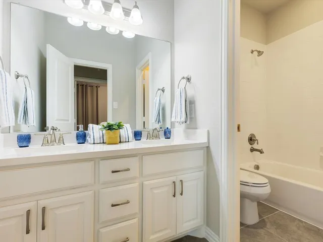 $822,500 | 108 Wiltshire Boulevard, Lewisville, TX 75056