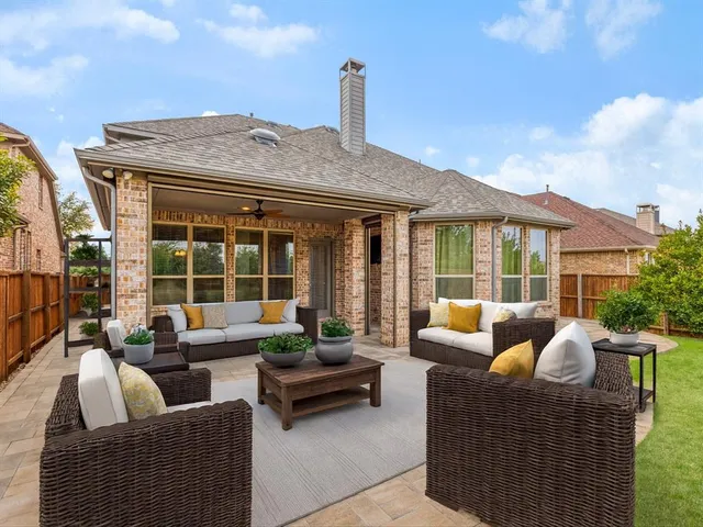 $822,500 | 108 Wiltshire Boulevard, Lewisville, TX 75056