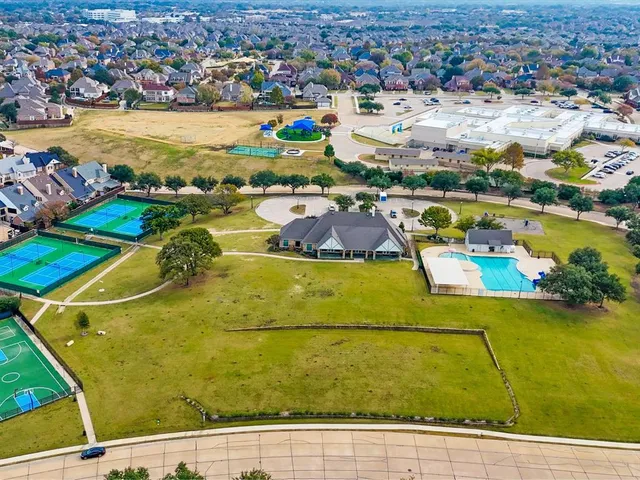 $822,500 | 108 Wiltshire Boulevard, Lewisville, TX 75056