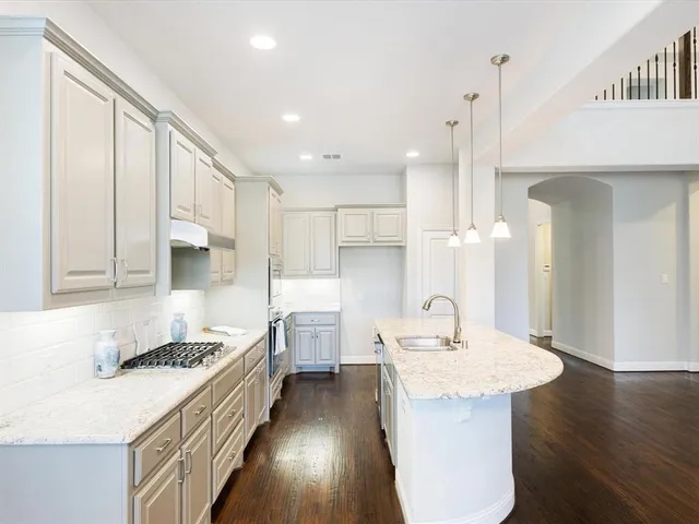 $822,500 | 108 Wiltshire Boulevard, Lewisville, TX 75056