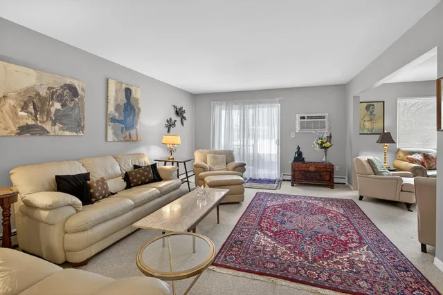 $109,900 | 806 West Michigan Avenue, Unit 108W, Jackson, MI 49202