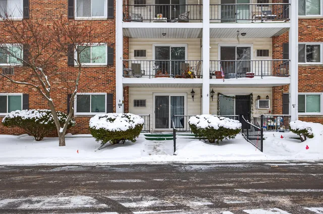 $109,900 | 806 West Michigan Avenue, Unit 108W, Jackson, MI 49202