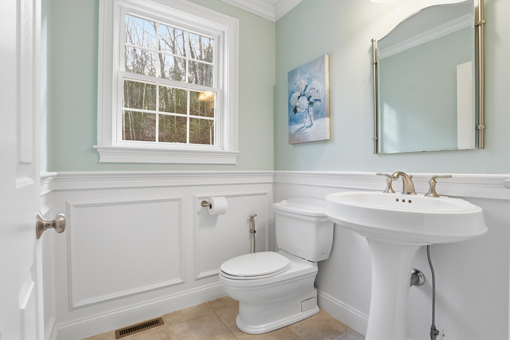 40 Forbush Mill Road Bolton, MA 01740 - Photo 17 of 35