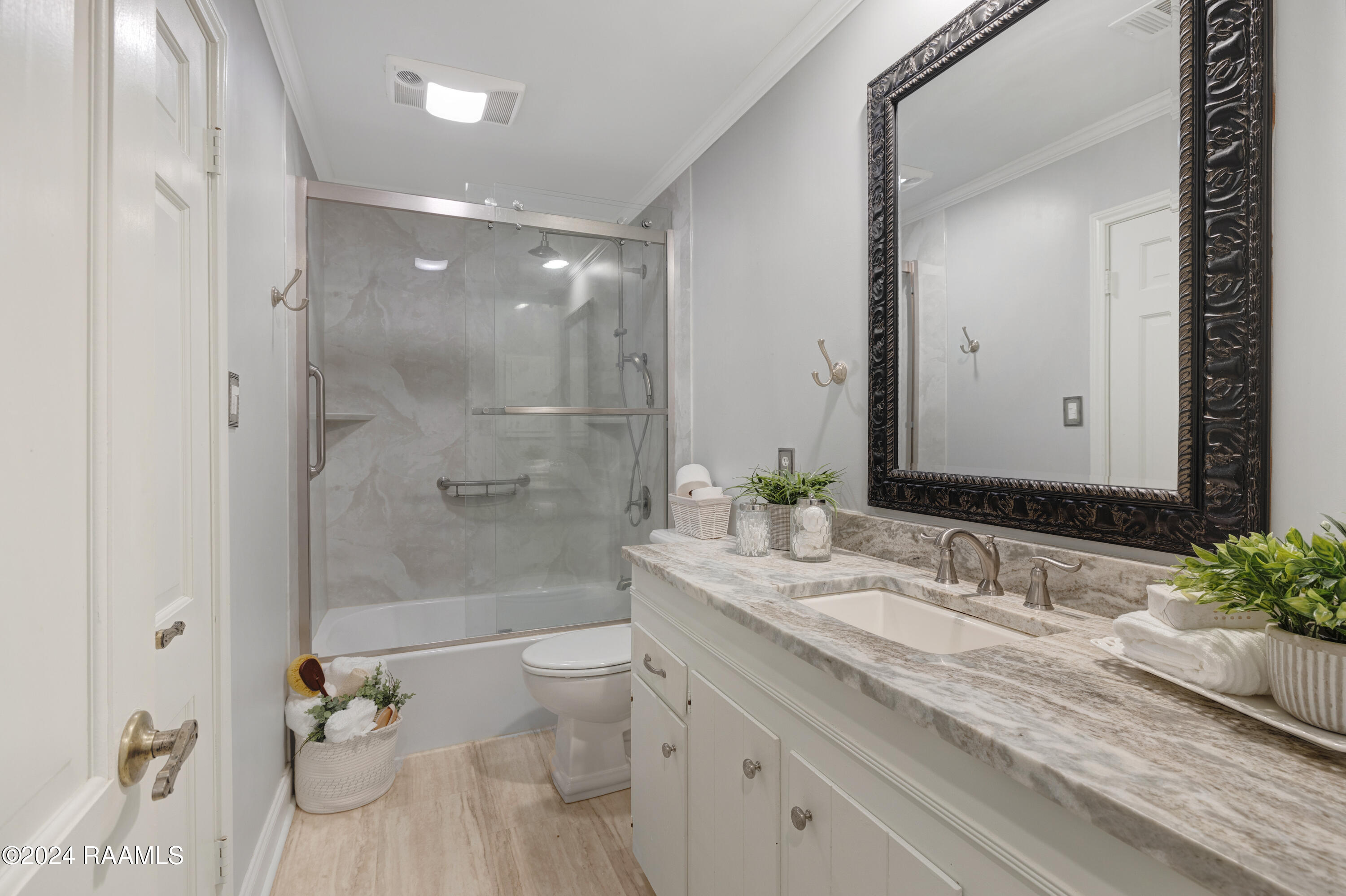403 South Beau Pre Road Lafayette, LA 70508 - Photo 11 of 32 403 Beau Pre-13