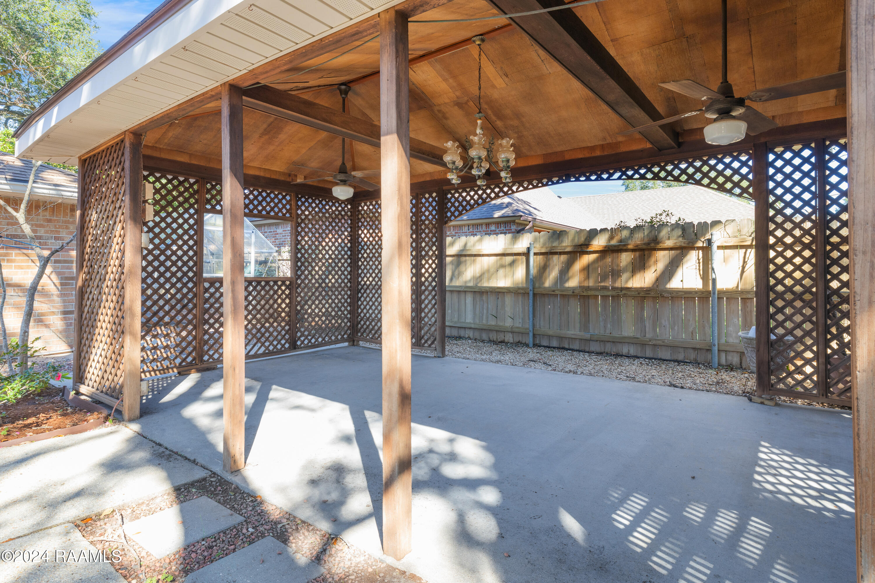 403 South Beau Pre Road Lafayette, LA 70508 - Photo 26 of 32 403 Beau Pre-23
