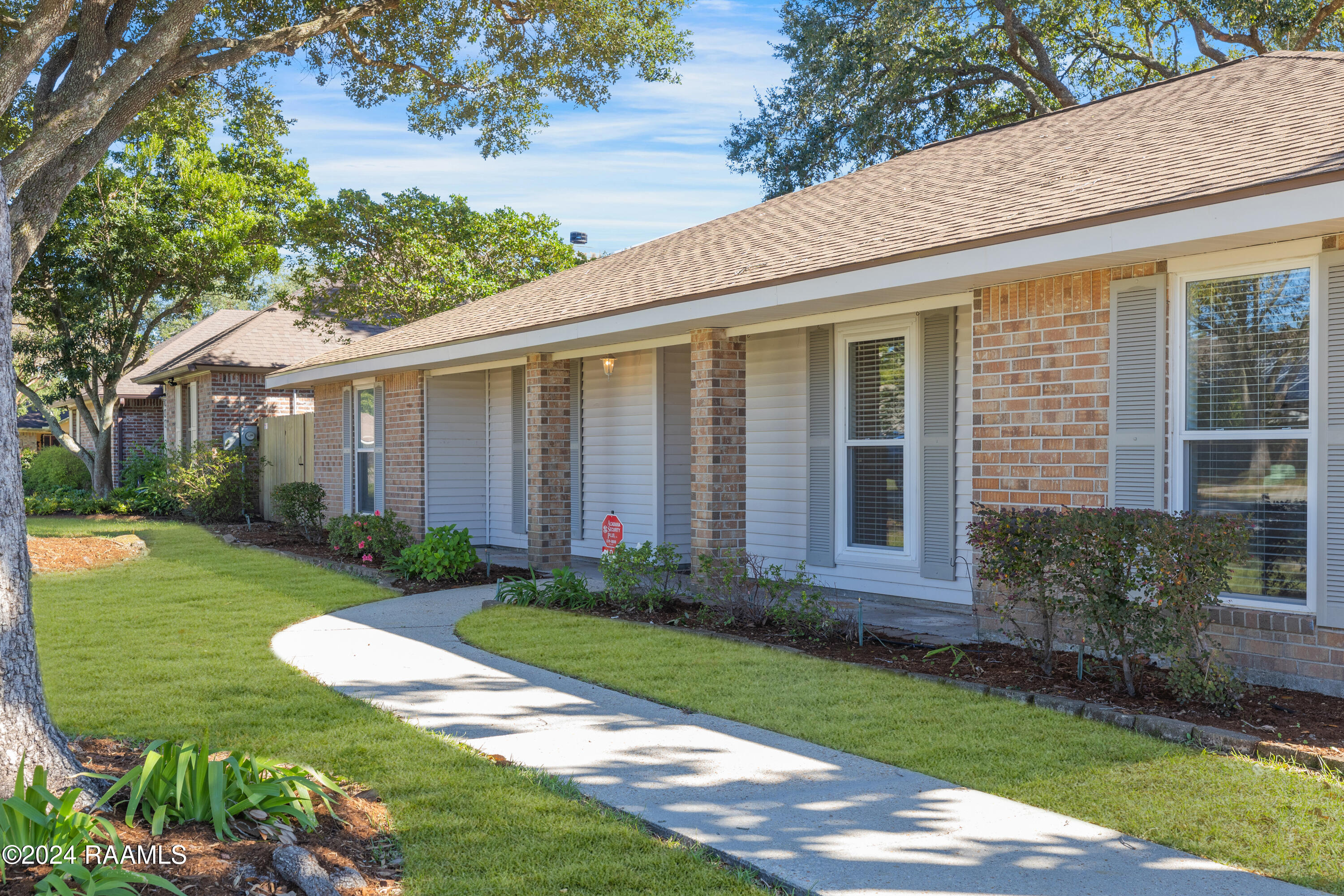 403 South Beau Pre Road Lafayette, LA 70508 - Photo 4 of 32 403 Beau Pre-3
