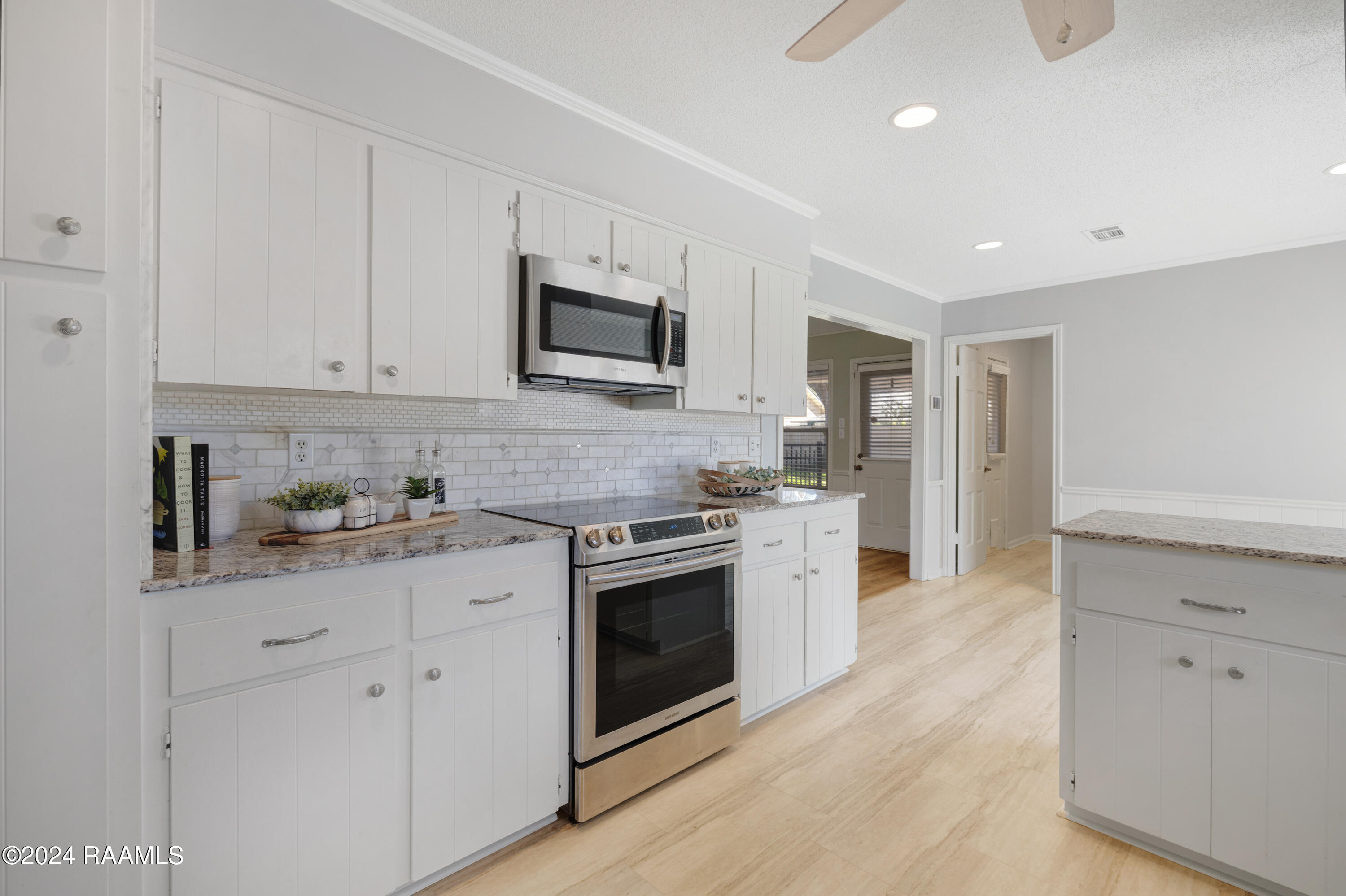403 South Beau Pre Road Lafayette, LA 70508 - Photo 5 of 32 403 Beau Pre-10
