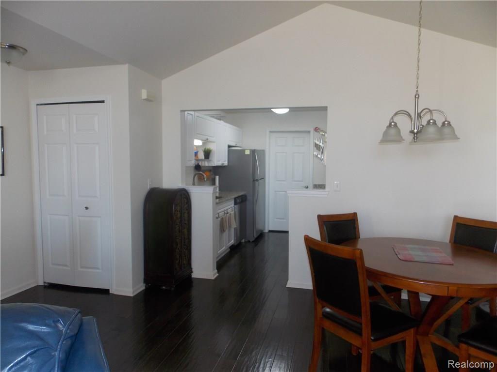 3572 Oakmonte Boulevard, Unit 99 Rochester, MI 48306 - Photo 5 of 13