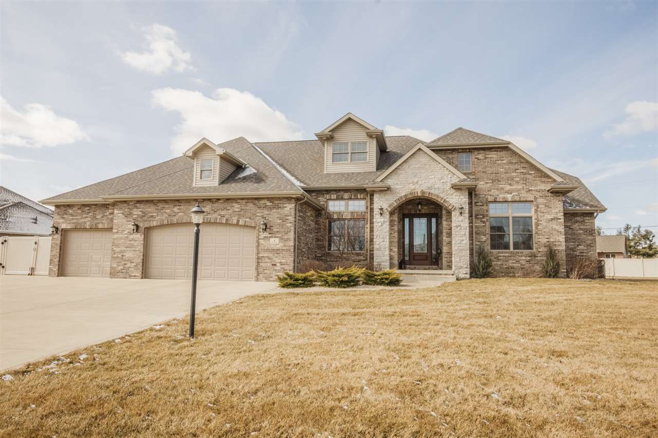 4 Bishops Court Washington, IL 61571 - Photo 1 of 36 Gallery Image 1