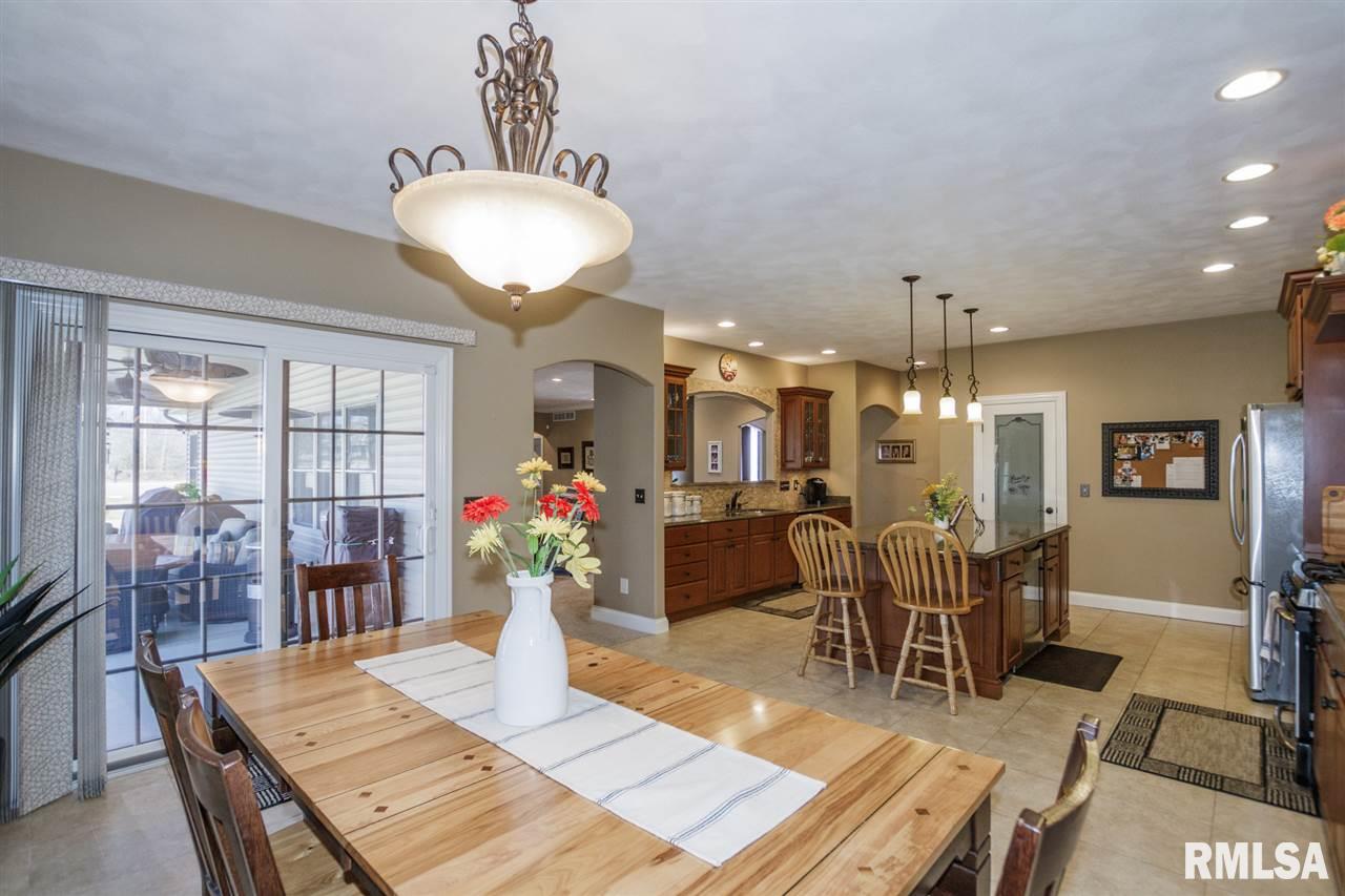 4 Bishops Court Washington, IL 61571 - Photo 11 of 36 Gallery Image 11