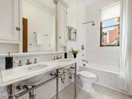 $6,000,000 | 1454 North Dearborn Street, Chicago, IL 60610