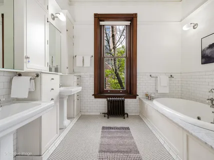 $6,000,000 | 1454 North Dearborn Street, Chicago, IL 60610