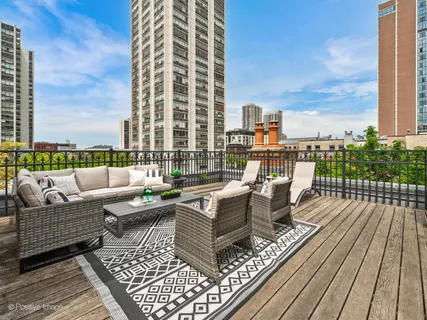 $6,000,000 | 1454 North Dearborn Street, Chicago, IL 60610