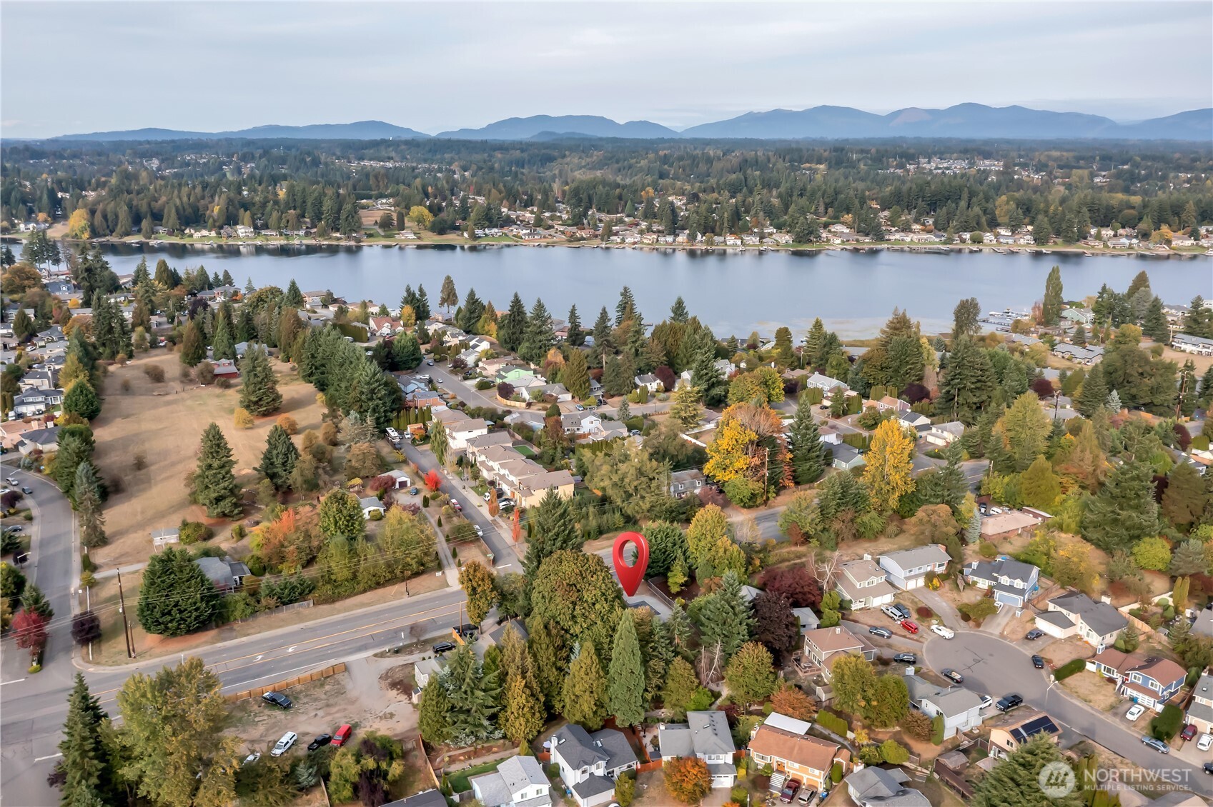 13733 Southeast 272nd Street Kent, WA 98042 - Photo 39 of 40 a view of lake and mountain