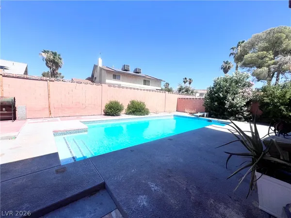 $3,500 | 5009 Mesa View Drive, Las Vegas, NV 89120