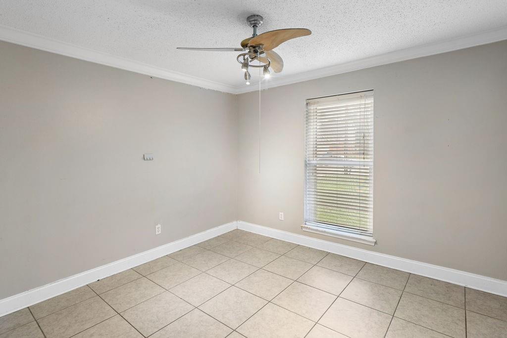 1714 Kings Row Slidell, LA 70461 - Photo 8 of 12