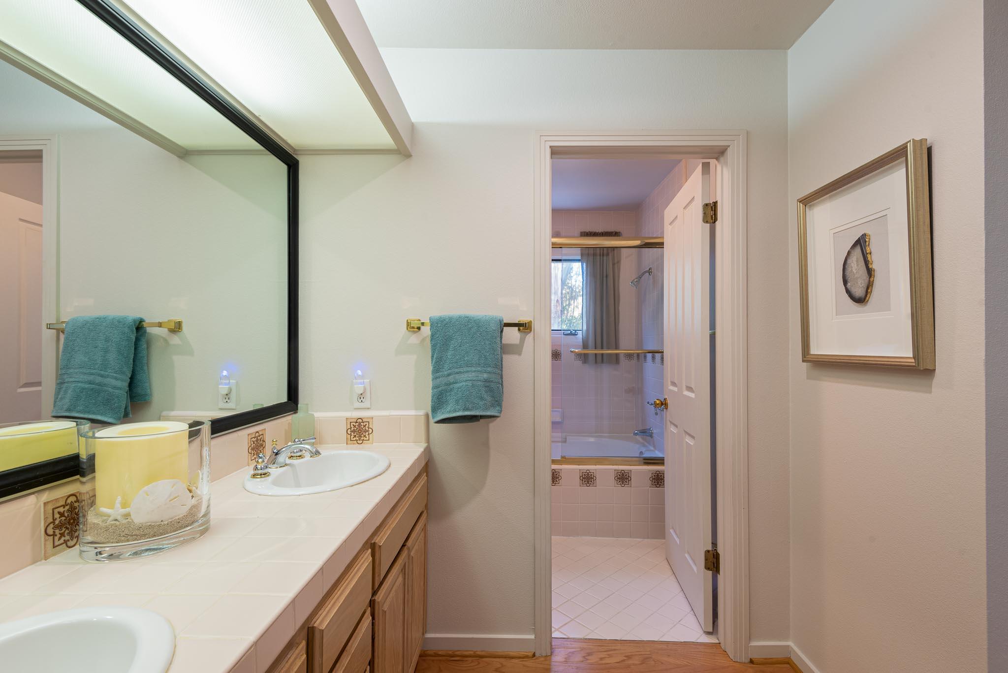 907 Weldon Road Santa Barbara, CA 93109 - Photo 12 of 20 Master Bathroom