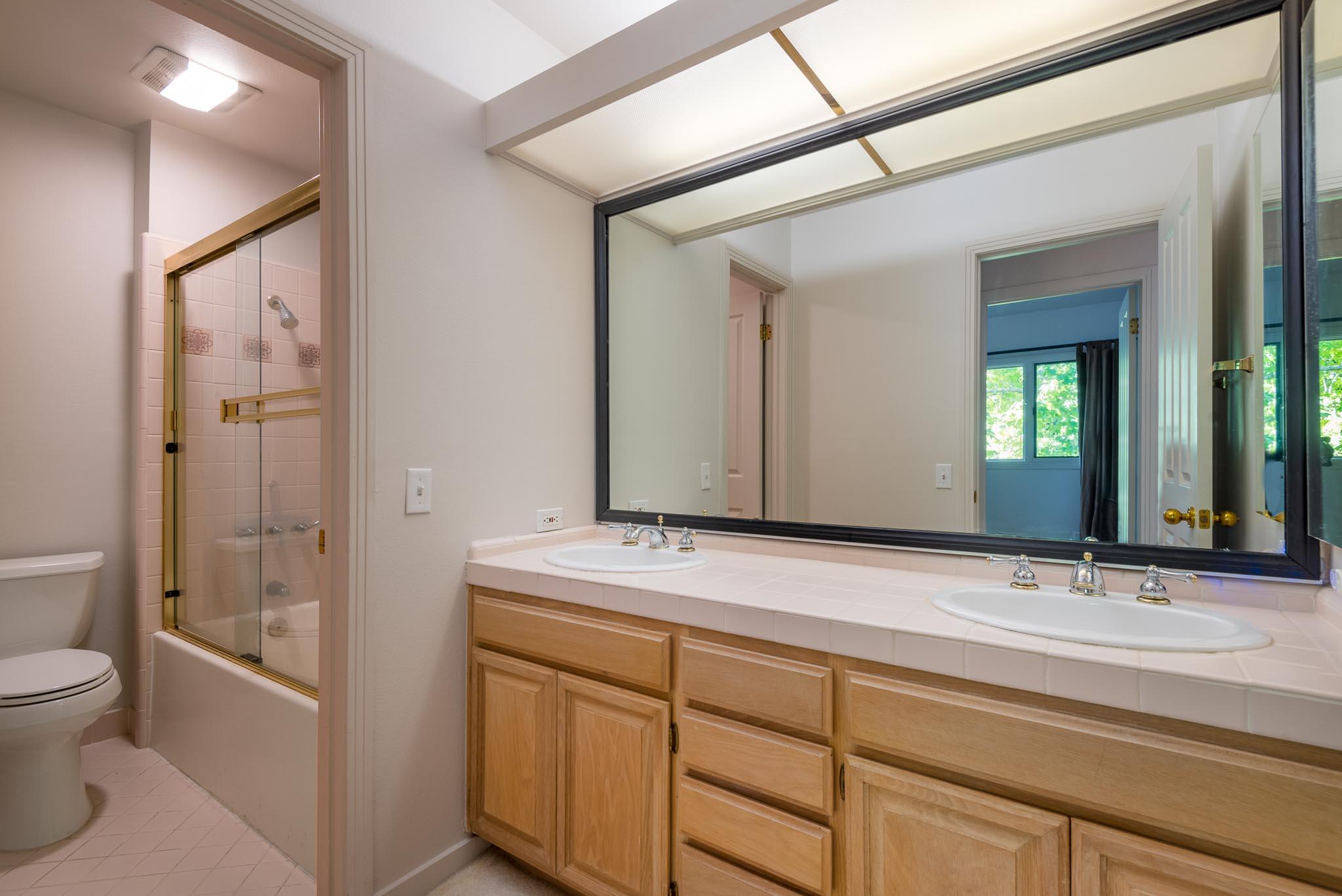 907 Weldon Road Santa Barbara, CA 93109 - Photo 15 of 20 Second Bathroom