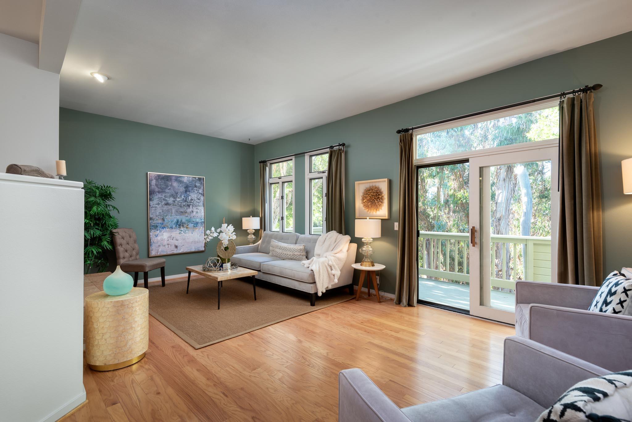 907 Weldon Road Santa Barbara, CA 93109 - Photo 2 of 20 Living Room