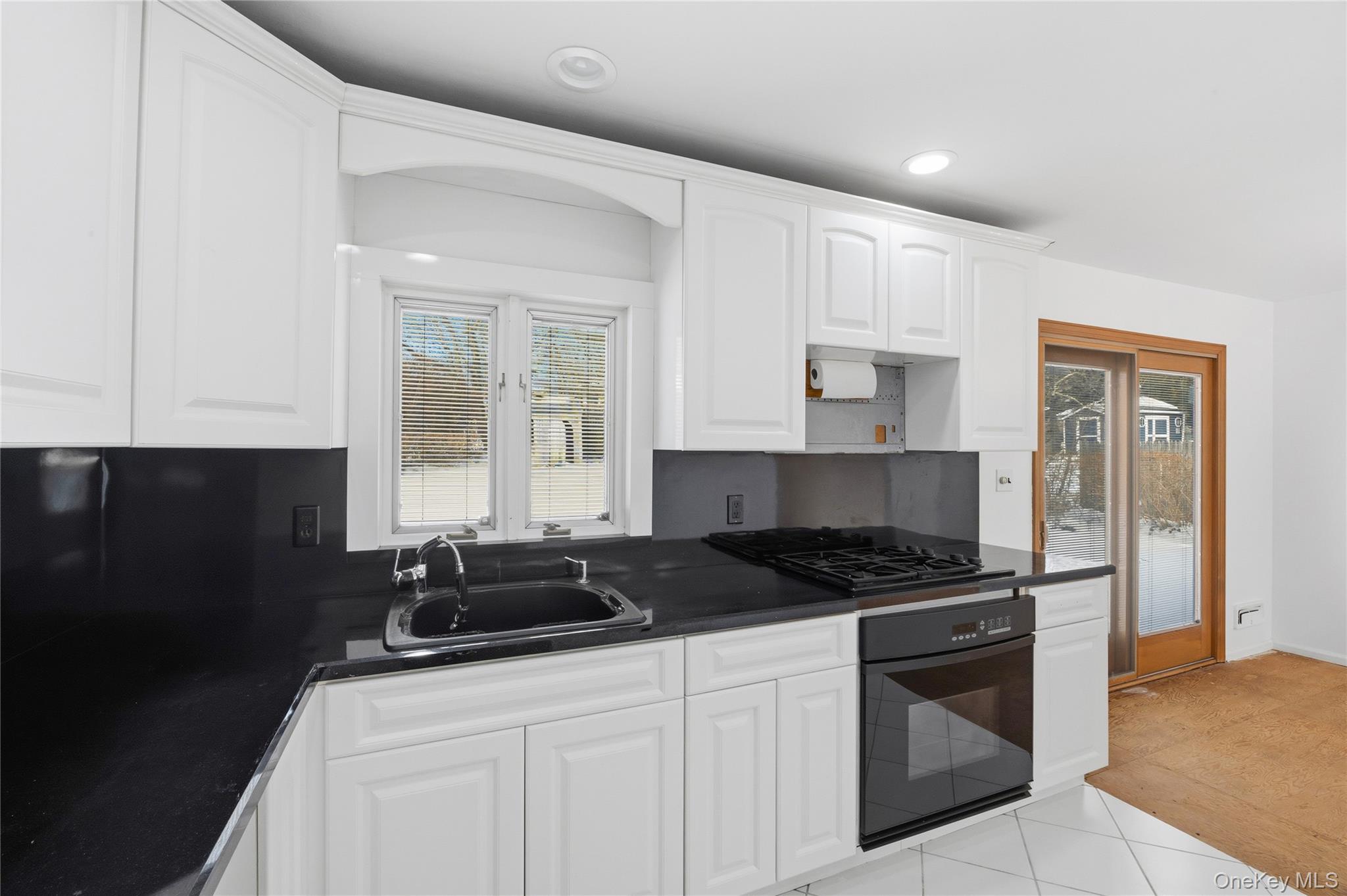 3 Saratoga Street Commack, NY 11725 - Photo 11 of 36