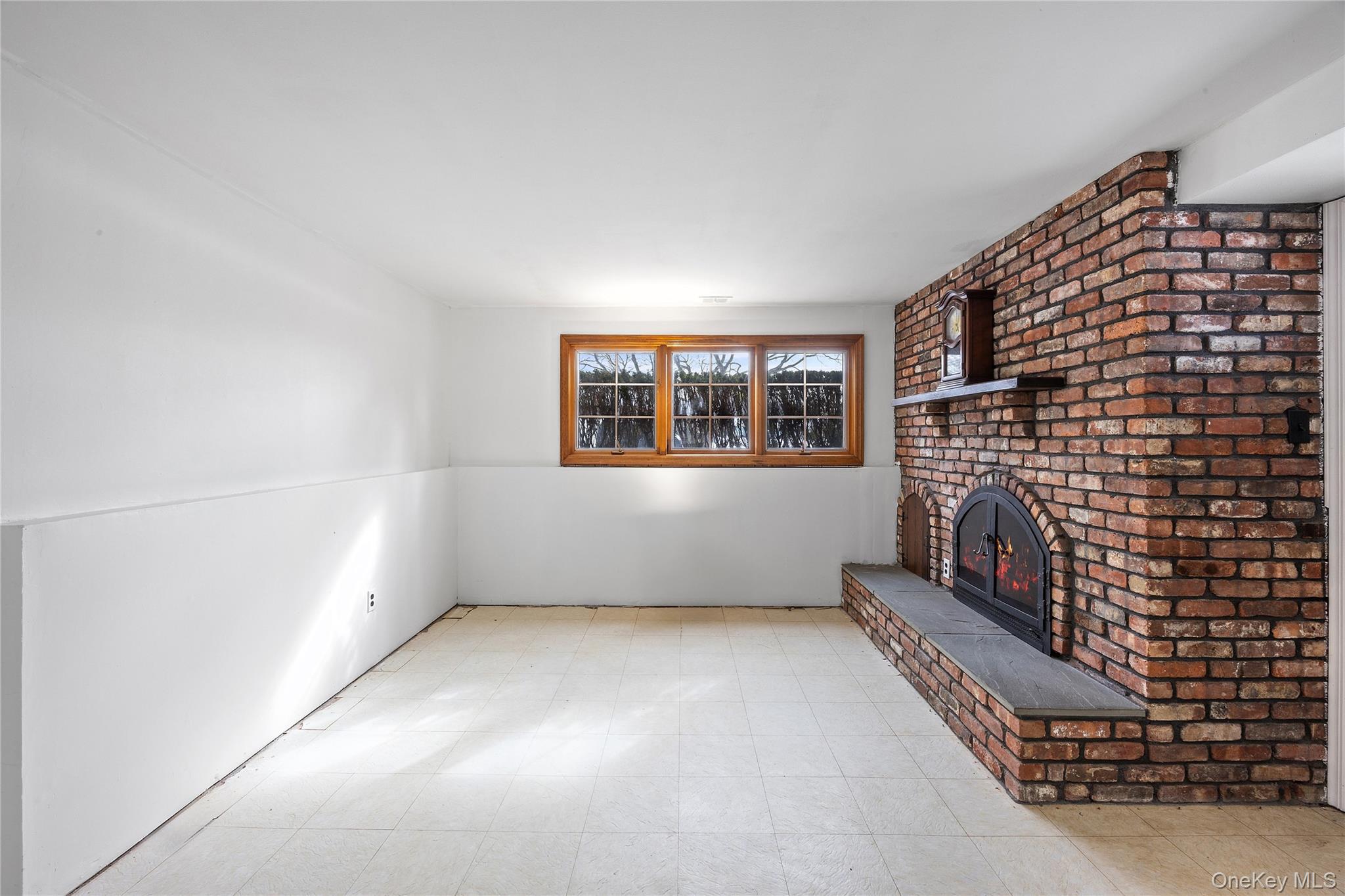 3 Saratoga Street Commack, NY 11725 - Photo 16 of 36