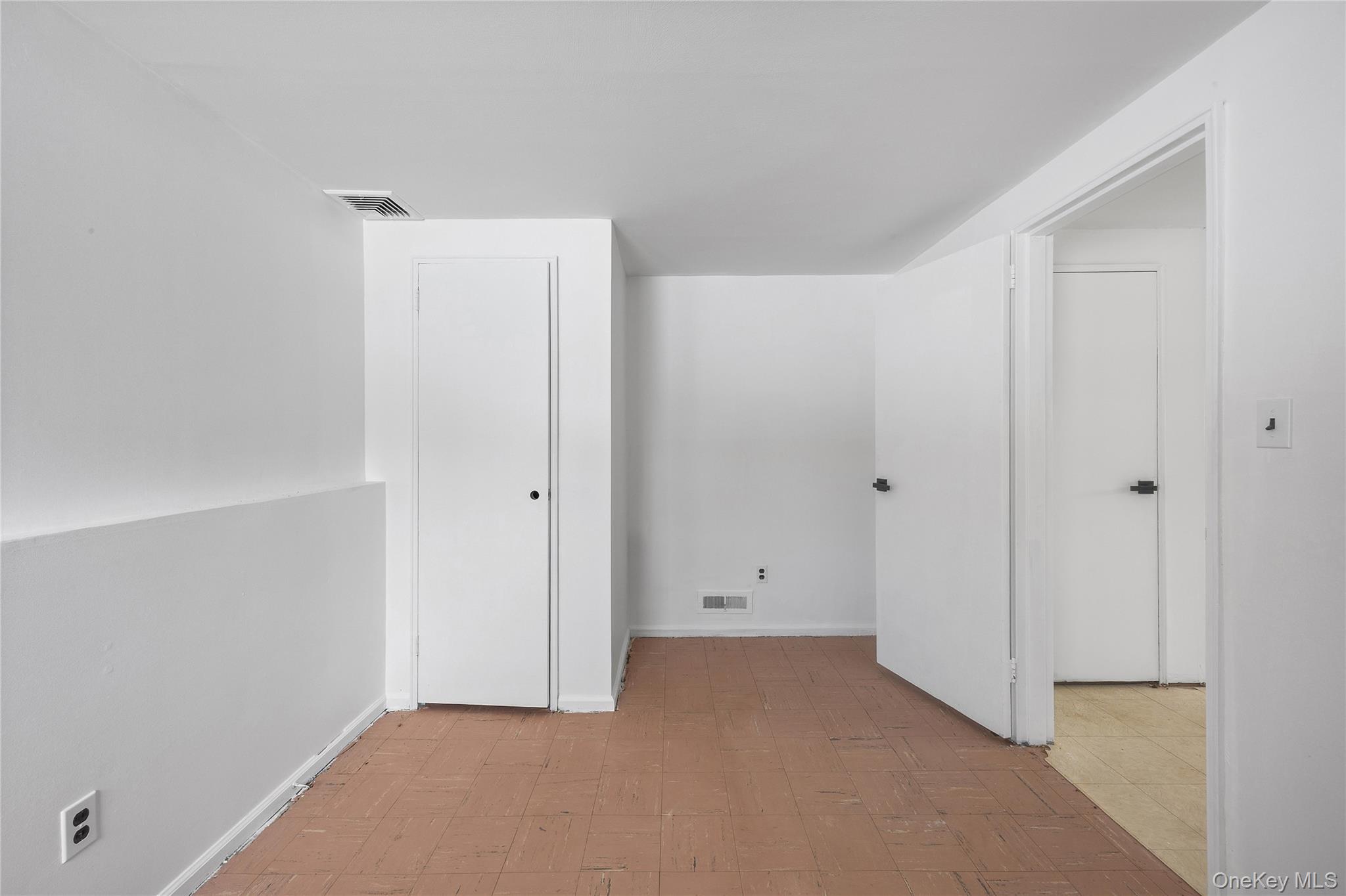 3 Saratoga Street Commack, NY 11725 - Photo 22 of 36