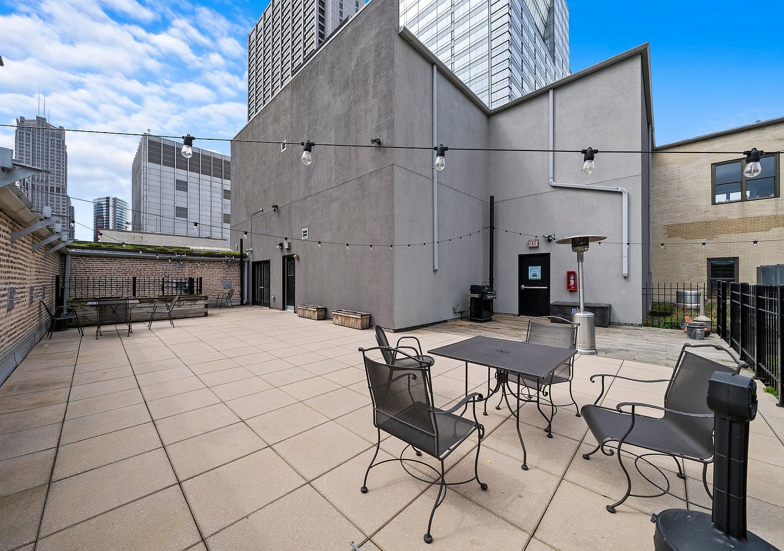 8 West Monroe Street, Unit 2005 Chicago, IL 60603 - Photo 17 of 23