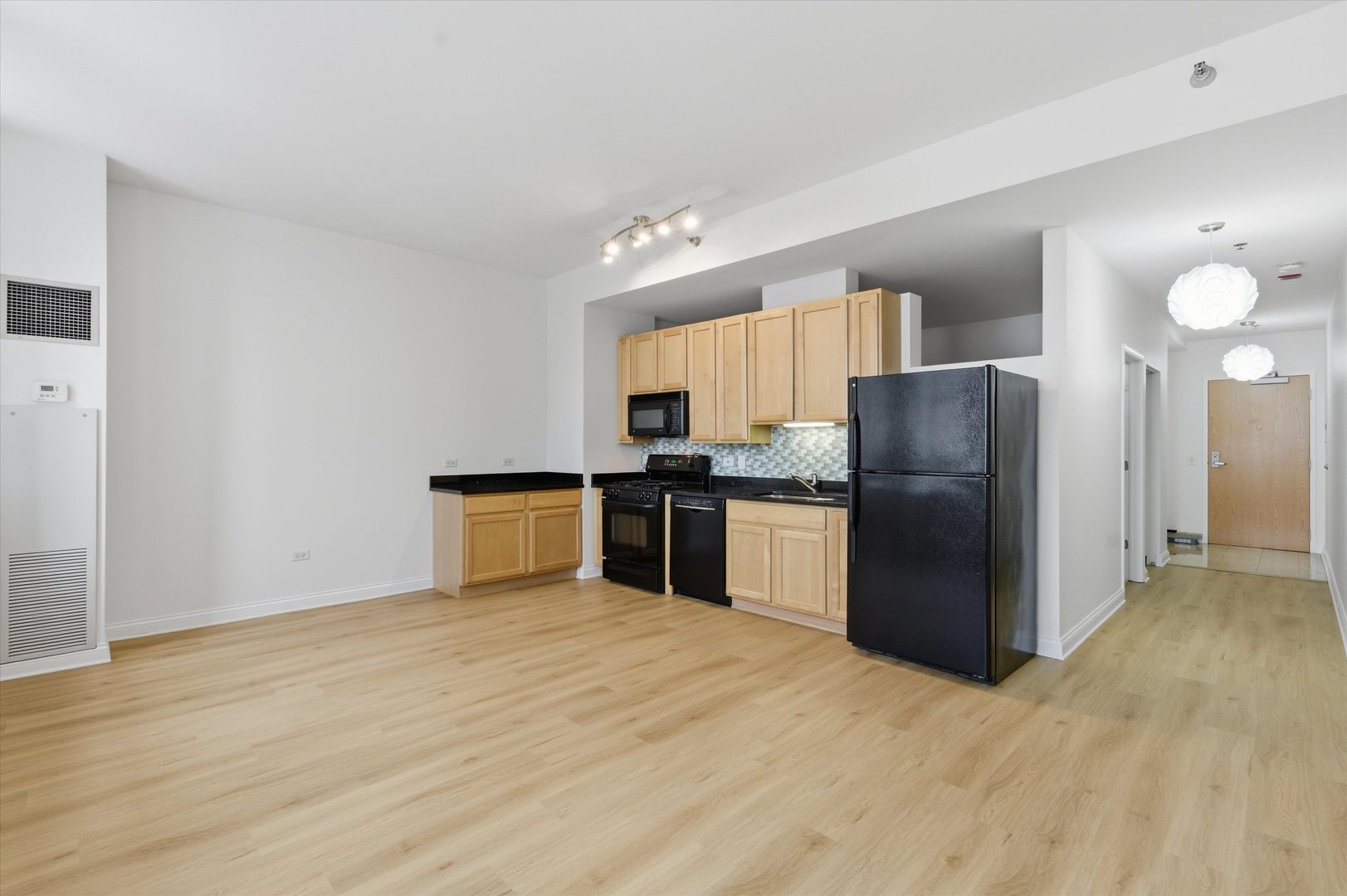 8 West Monroe Street, Unit 2005 Chicago, IL 60603 - Photo 4 of 23