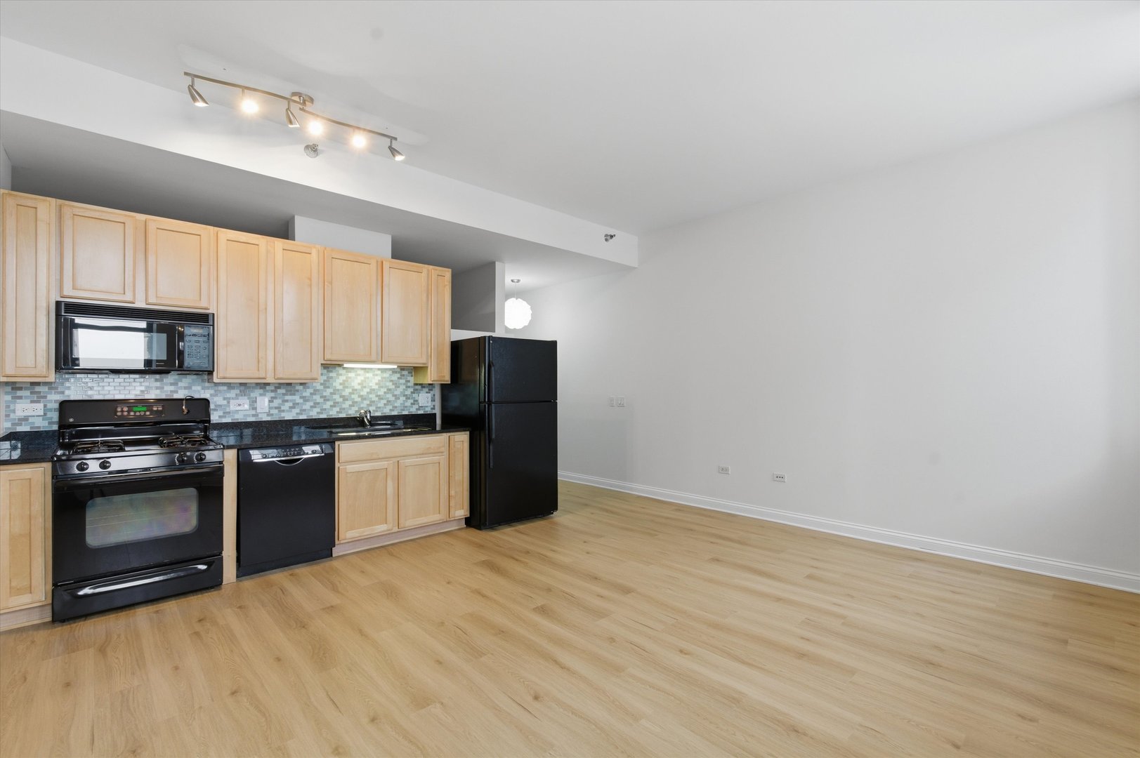 8 West Monroe Street, Unit 2005 Chicago, IL 60603 - Photo 7 of 23