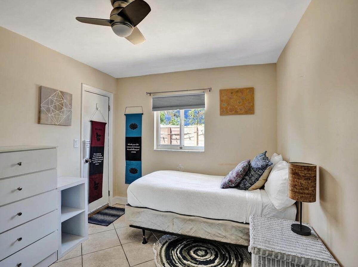 2099 Northeast 4th Court Boca Raton, FL 33431 - Photo 18 of 36 Guest Room 2