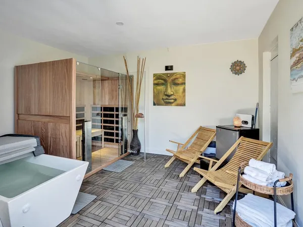 $6,500 | 2099 Northeast 4th Court, Boca Raton, FL 33431