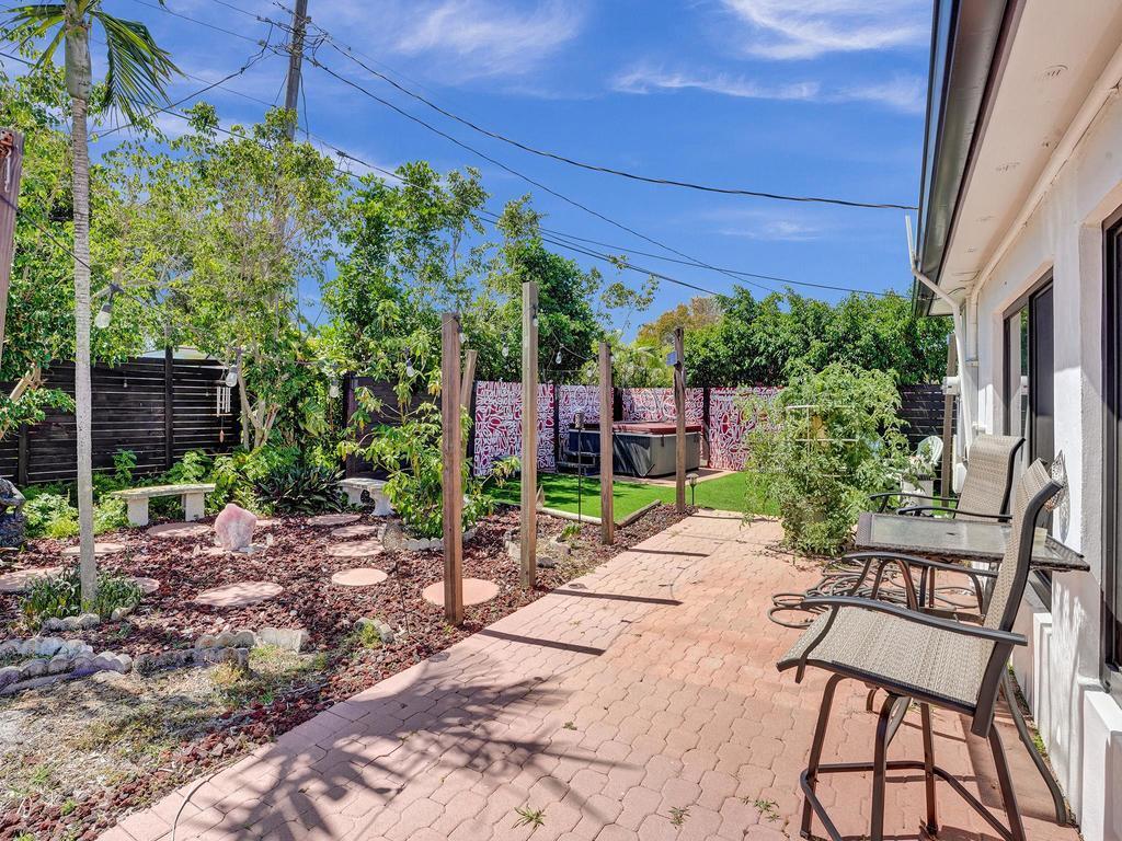 2099 Northeast 4th Court Boca Raton, FL 33431 - Photo 23 of 36 Backyard