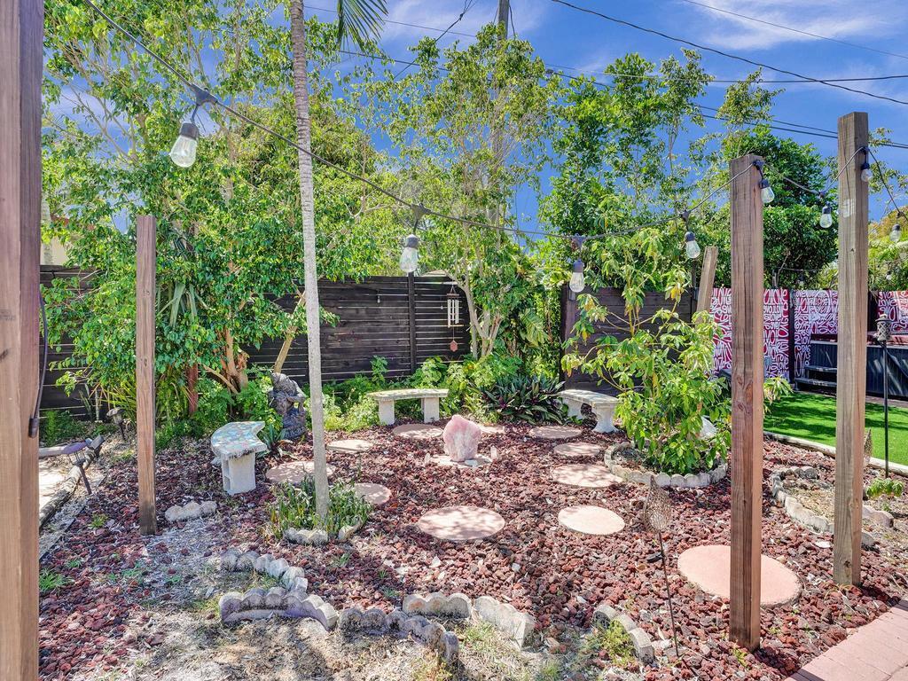 2099 Northeast 4th Court Boca Raton, FL 33431 - Photo 24 of 36 Gardens
