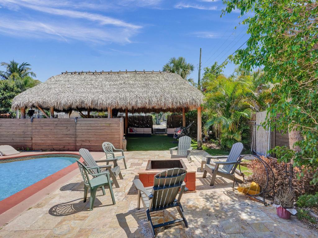 2099 Northeast 4th Court Boca Raton, FL 33431 - Photo 28 of 36 Fire Pit