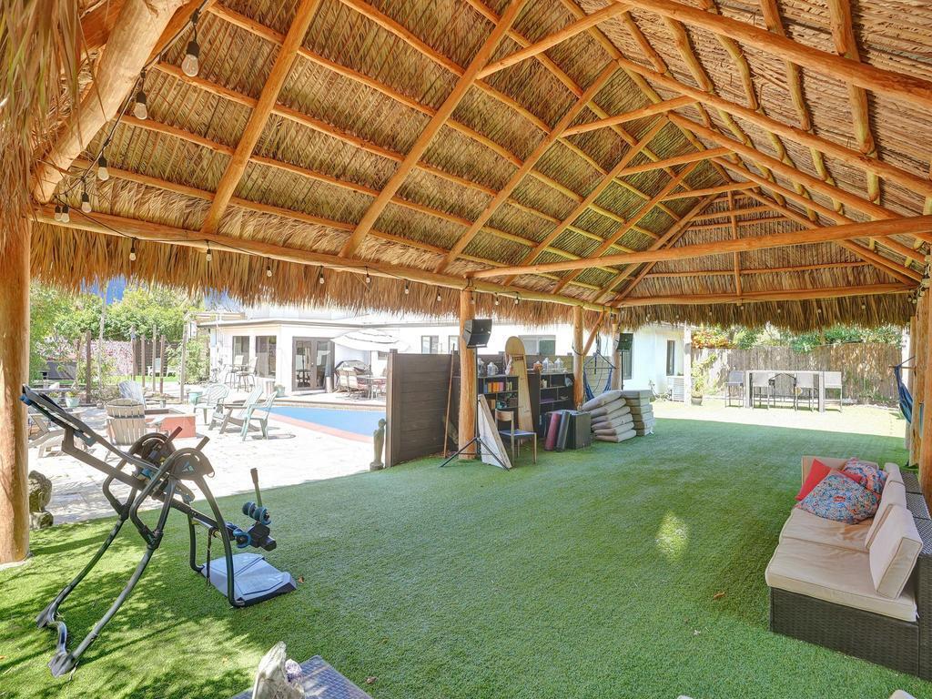 2099 Northeast 4th Court Boca Raton, FL 33431 - Photo 31 of 36 Pollopa 2