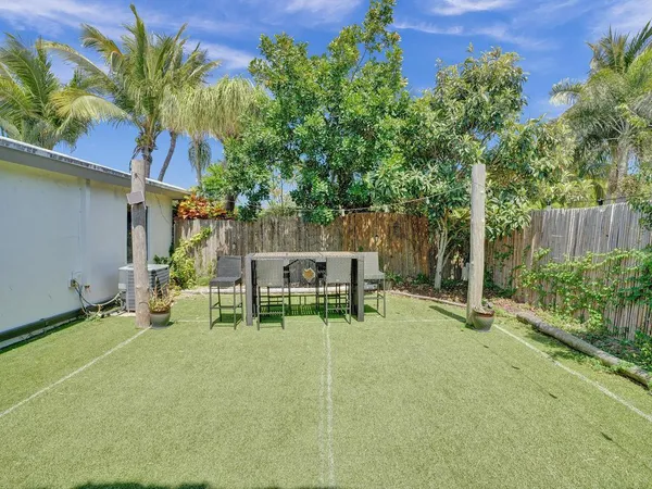 $6,500 | 2099 Northeast 4th Court, Boca Raton, FL 33431