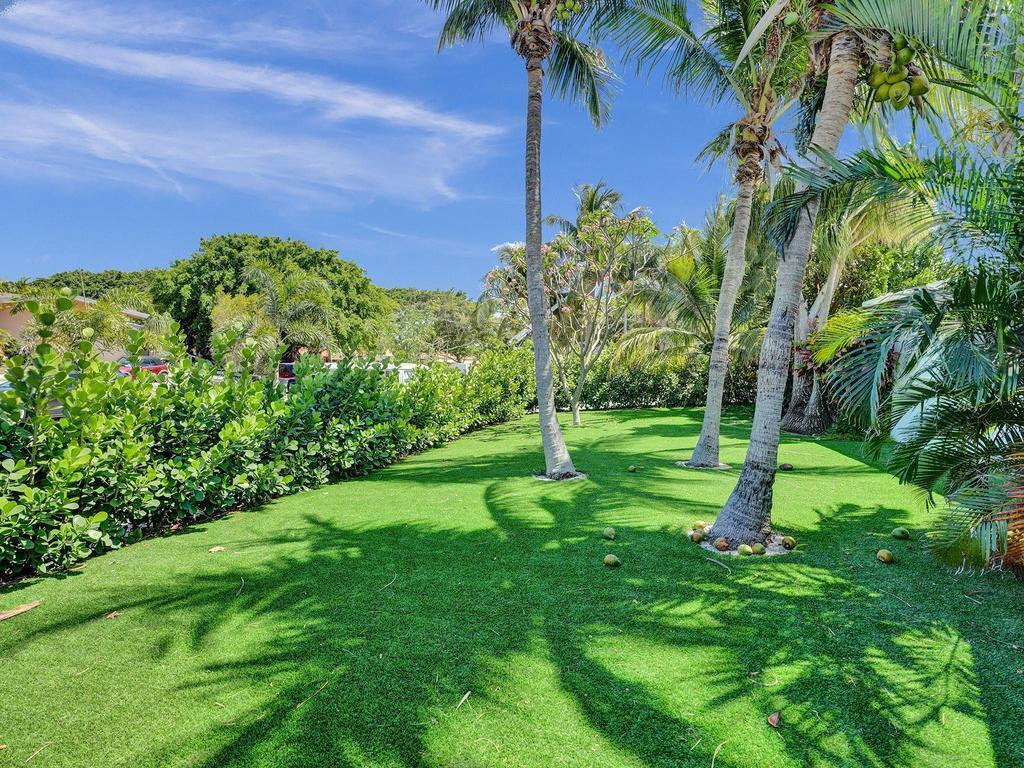 2099 Northeast 4th Court Boca Raton, FL 33431 - Photo 4 of 36 Front Yard
